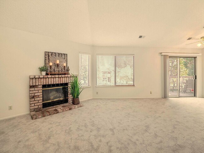 Foto del edificio - 3428 Smoketree Commons Dr
