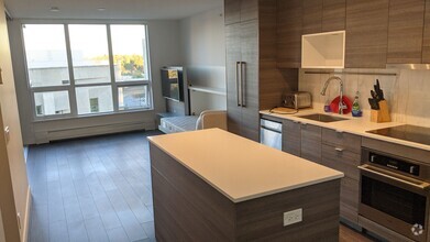Building Photo - 13398 104 Av