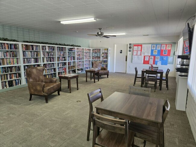 Foto del edificio - 10701 N 99th Ave