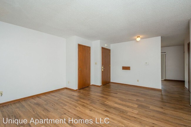 Building Photo - 134 N Hyland Ave