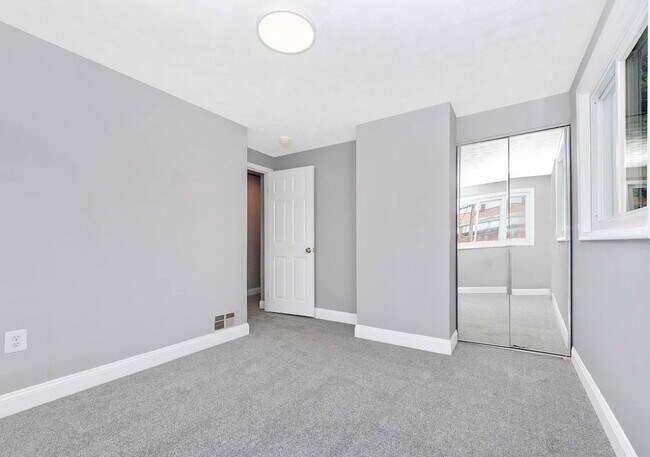 Foto del edificio - 2100 Ashburton St