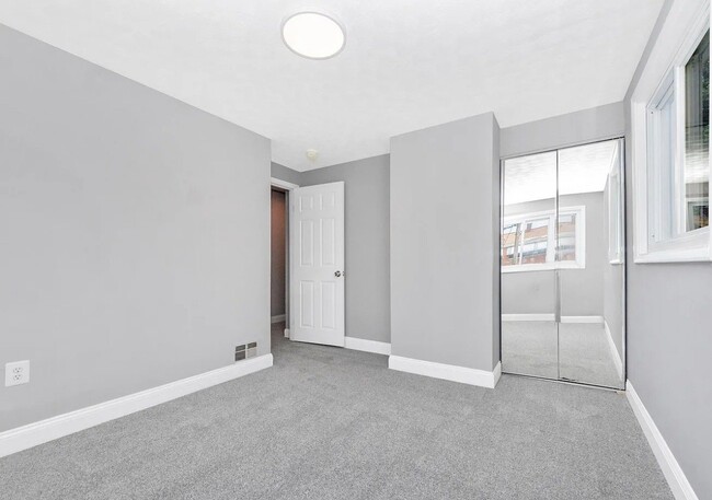 Building Photo - 2100 Ashburton St