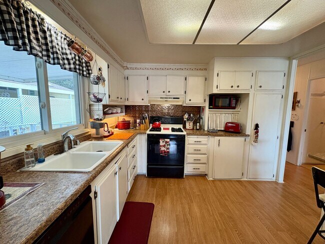 Foto del edificio - Welcome to the vibrant 55+ mobile home com...