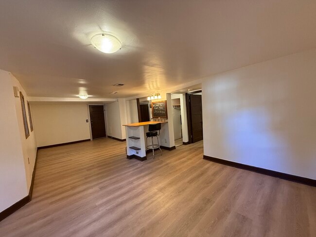 Foto del edificio - 6906 N Wayne Ave