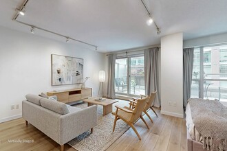 Building Photo - 230 King St E
