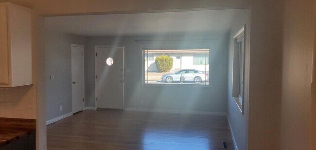 Foto del edificio - 3 bed 2 bath house