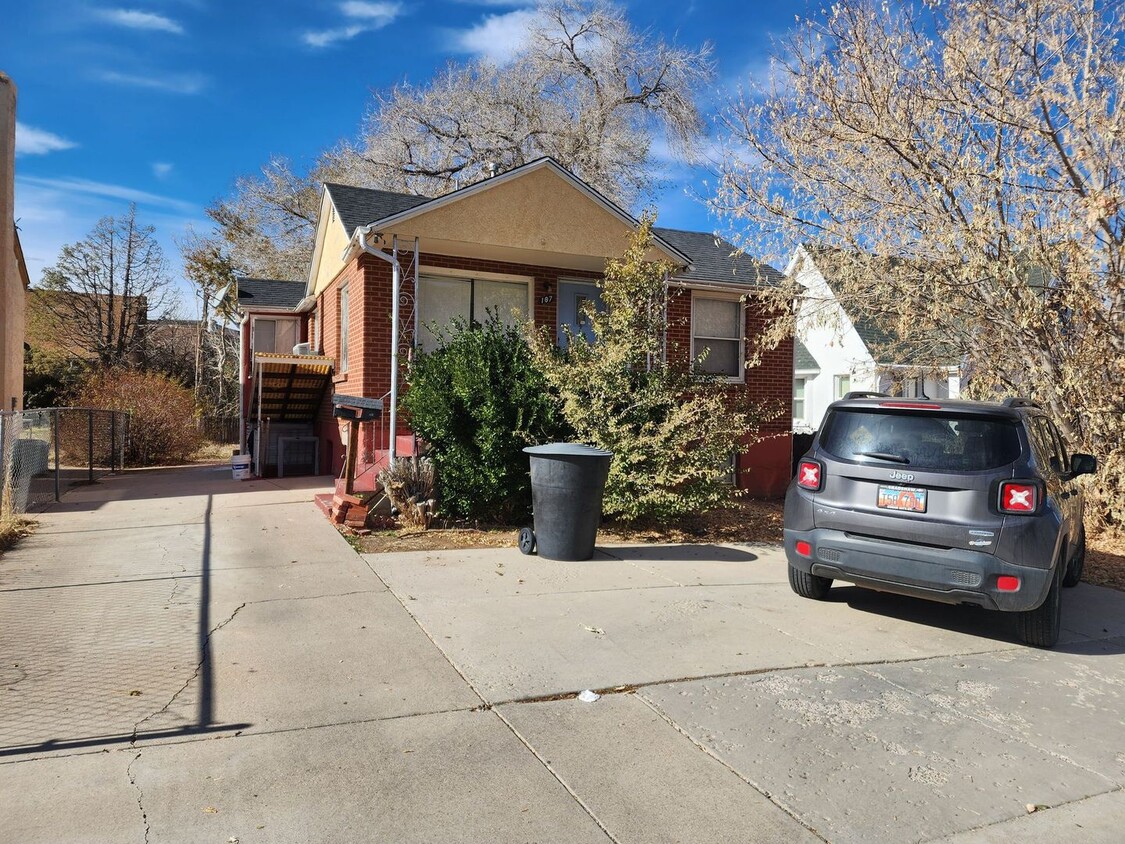 Primary Photo - Charming Basement apartment