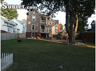 Building Photo - 144 Chapin St
