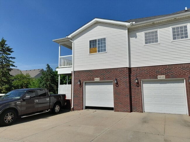 Building Photo - 5812 Acorn Ln