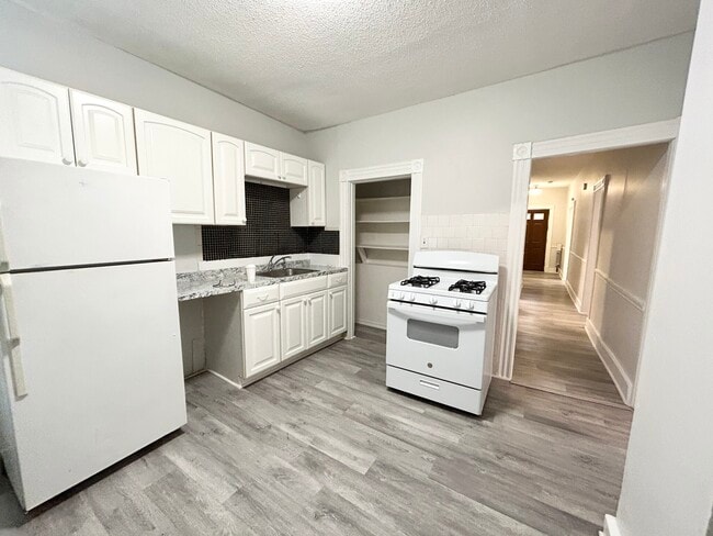 8-10 Oakland St. Unit 1 - 8-10 Oakland St. Unit 1 Apartment