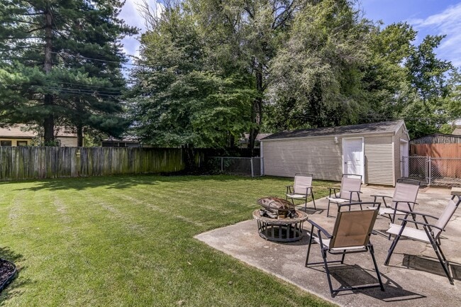 Foto del edificio - 72 Beverly Dr