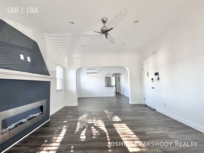 Foto del edificio - 1416 1/2 S Crest Dr -