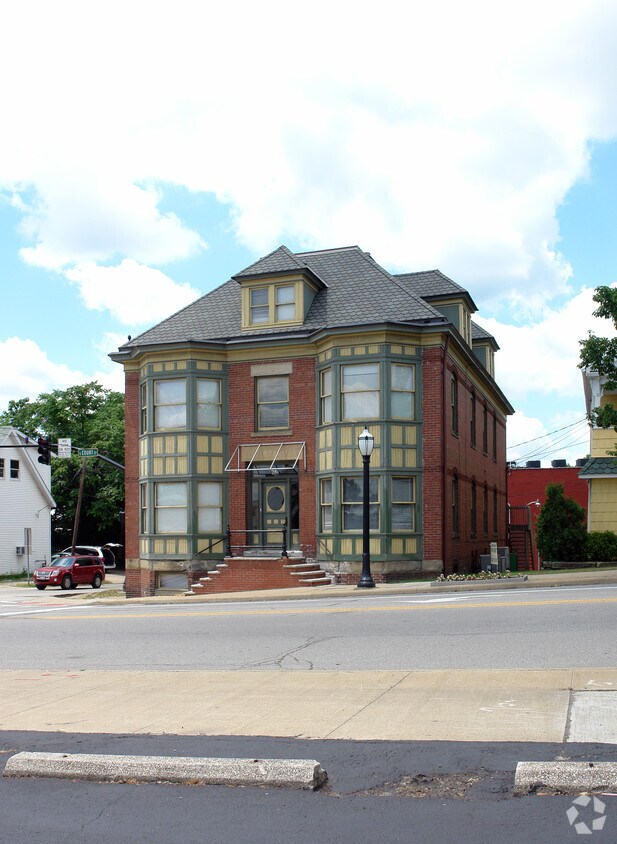 111 W Smith Rd, Medina, OH 44256 Apartments in Medina, OH