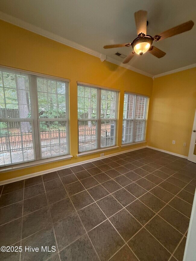 Foto del edificio - 2231 Locksley Woods Dr