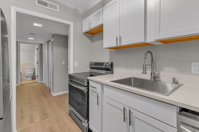 Photo - 116 Harding Pl Townhome