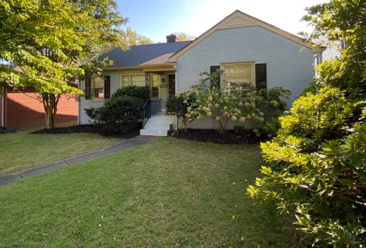 Primary Photo - 2 Bedroom Near West End Private Escape