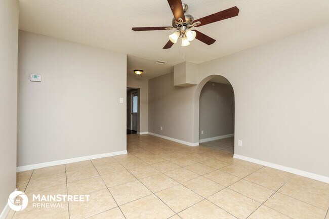 Building Photo - 220 S Ulysses Dr