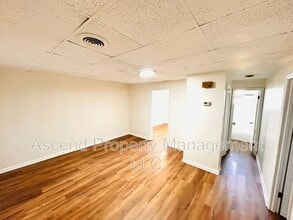 Building Photo - 586 Withrow Rd