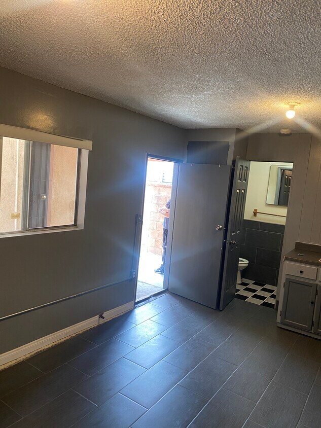 Foto principal - 4112 Santa Ana St