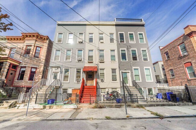 Foto del edificio - 155a Sherman Ave