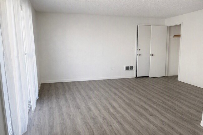 Foto del edificio - 4006 S Lawrence St