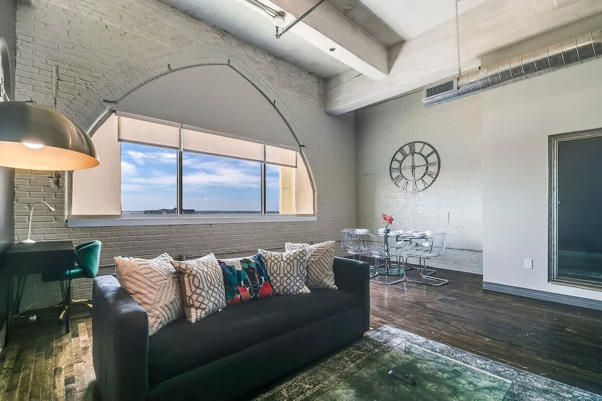 Foto principal - 500 S Ervay St