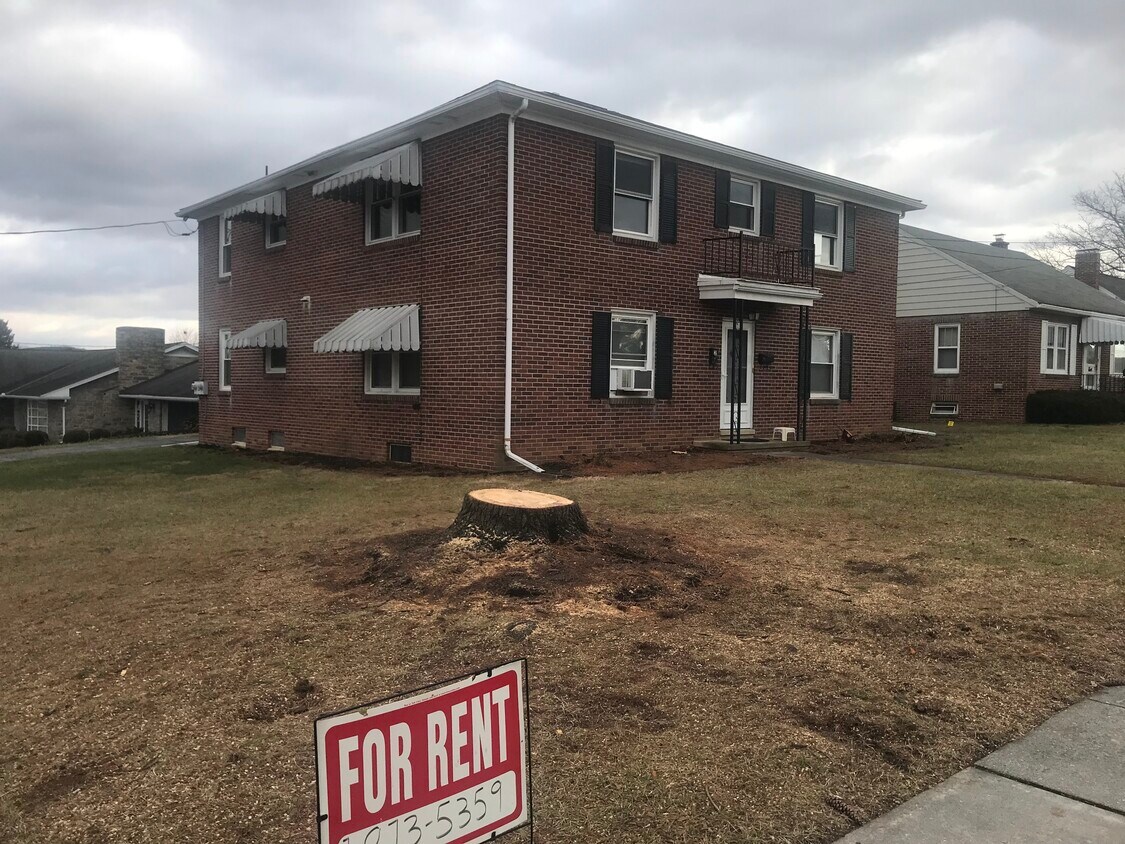 3102 McKinley Ave Unit 2ND FLOOR, Hanover, PA 17331 Apartments in