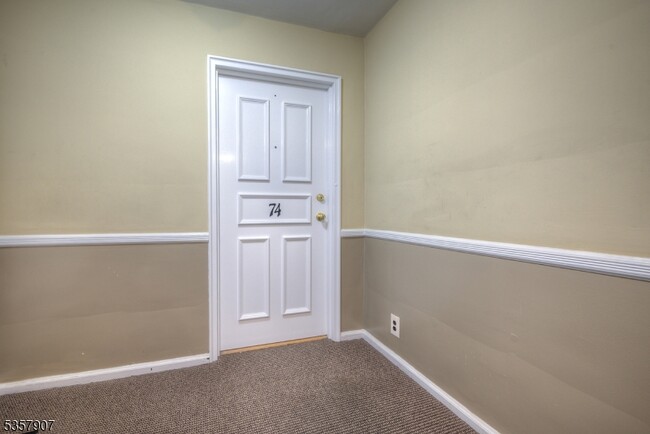 Building Photo - 349 Bloomfield Ave
