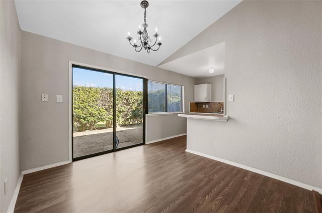 Foto del edificio - 539 English Oak St