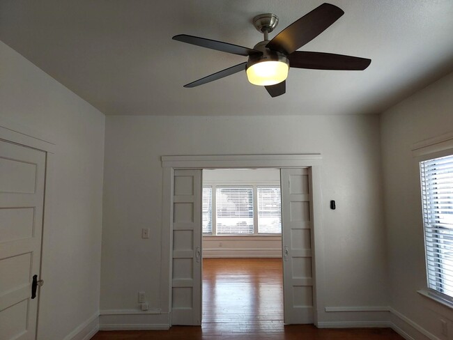 Building Photo - 1BD 1BA Point Loma Apartment - Hardwood Fl...