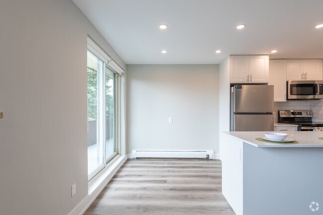 2BR, 1BA - Dining Room - 36 Talbot Street