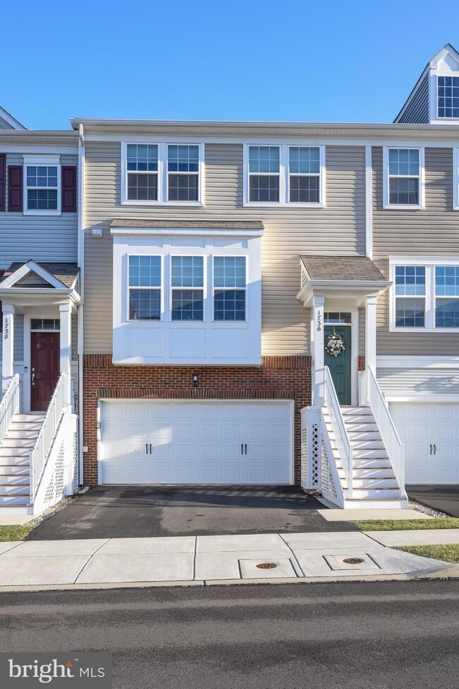 Welcome to 1736 Beacon Lane, in the fantastic Warrington Point neighborhood - 1736 Beacon Ln