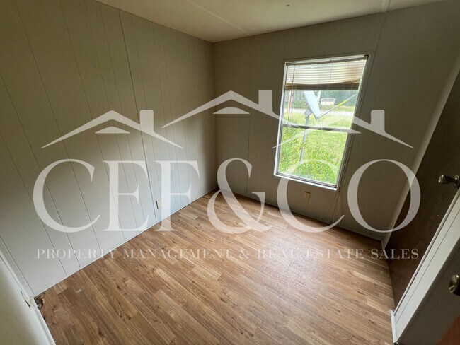 Building Photo - 560 Thompson Chapel Rd