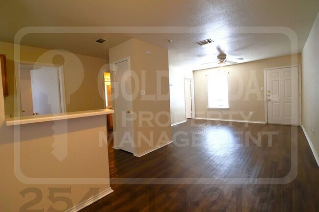 Building Photo - 1708 Spring Rose Cir