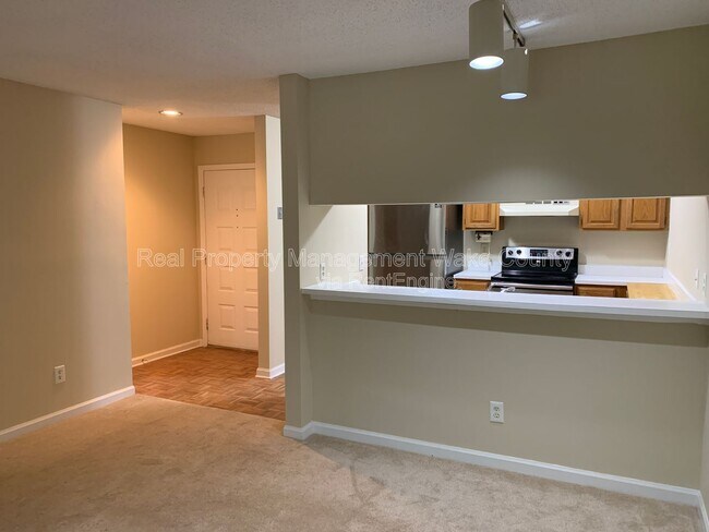 Foto del edificio - 700 Bishops Park Dr