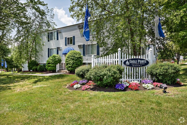 Thermos On The Thames Condos Rentals Norwich, CT