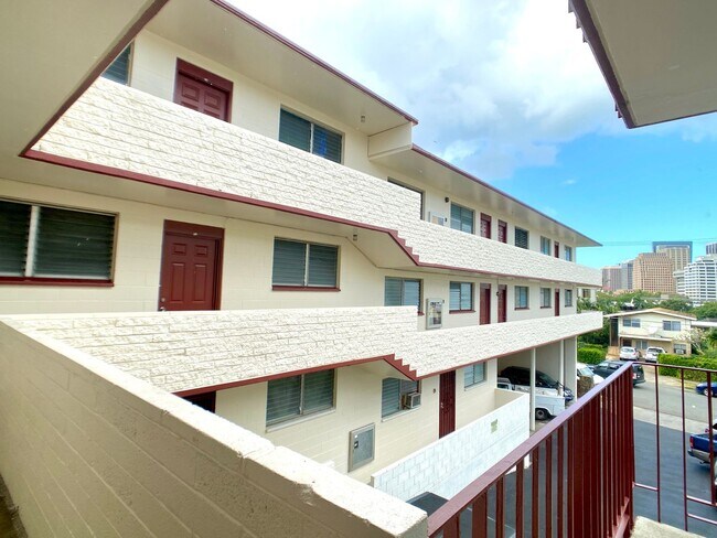 Foto del edificio - 1455 Lusitana St