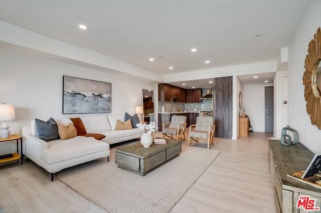 Building Photo - 1021 S Shenandoah St