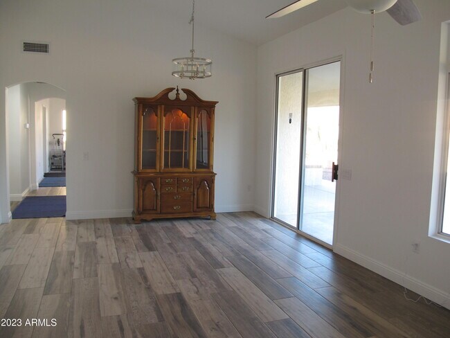 Building Photo - 14506 W Huron Dr
