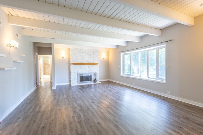 Foto del edificio - Lovely 3 BR/2 BA Single-Famly Home in Balt...