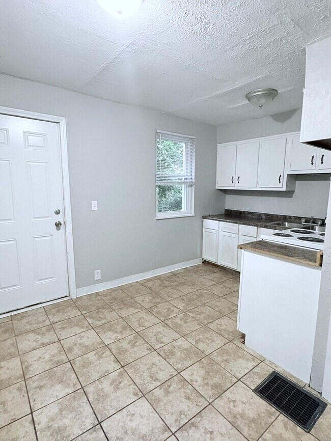 Building Photo - Lovely 3 beds 1 bath in Columbus