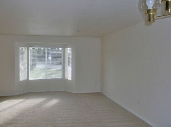 Foto del edificio - Duplex for lease