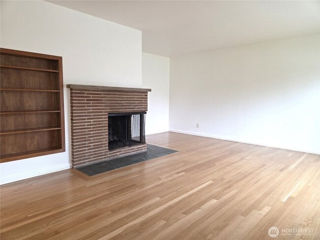 Building Photo - 16850 Palatine Ave N