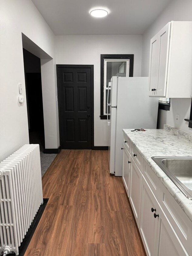 Foto principal - 84 E Main St