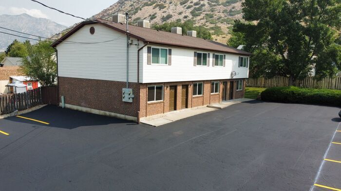 Primary Photo - 2 bedroom 1 1/2 bath Apartment Private dog...