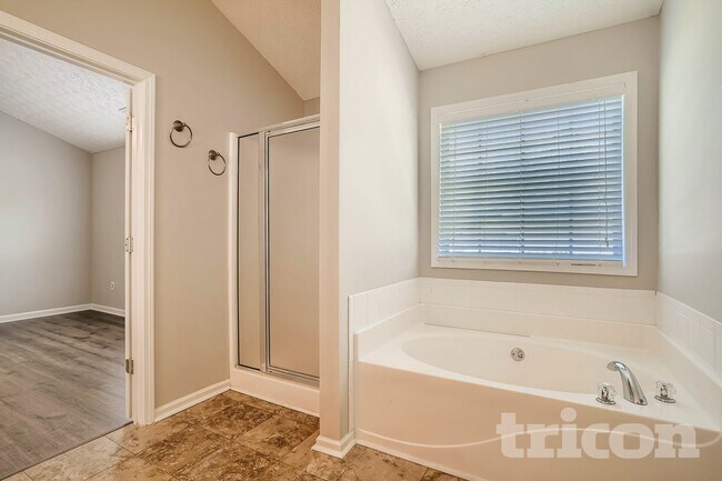 Foto del edificio - 1230 Webb Farm Ln