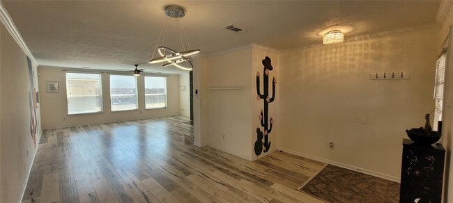 Foto del edificio - 2430 Glenholly Park Dr