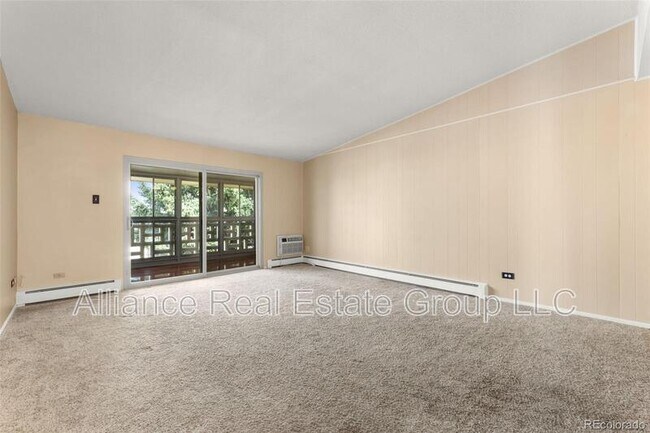 Building Photo - 605 S Alton Way