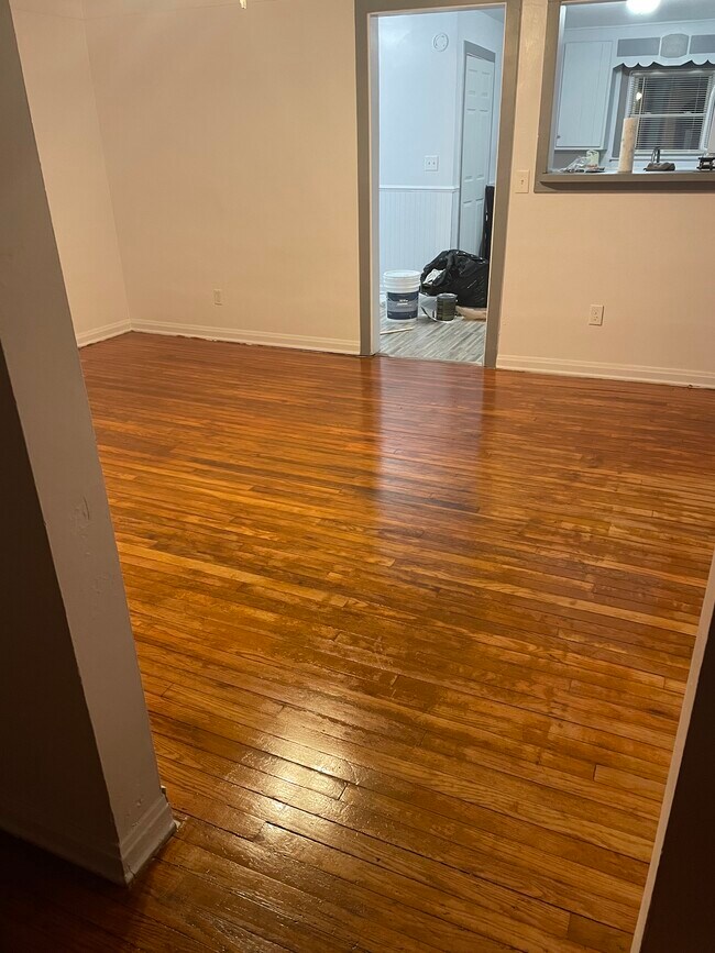 Sala de estar - 812 N Linn St