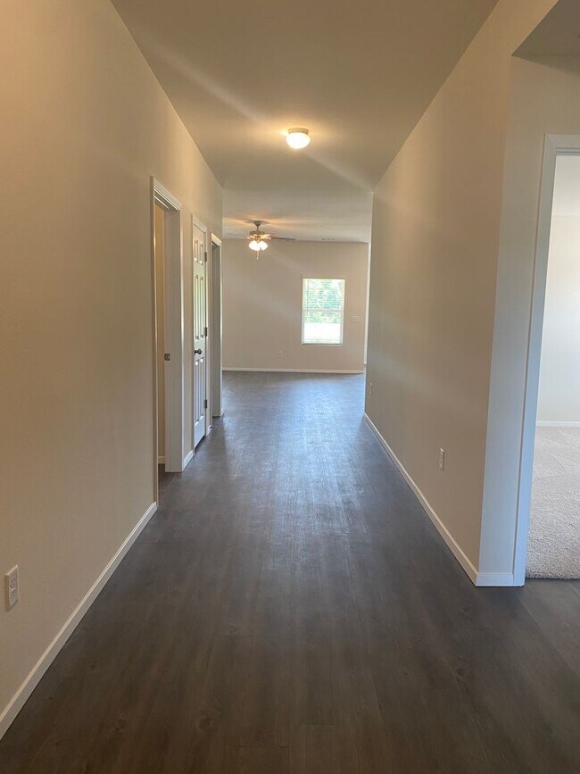 Building Photo - *New Year, New Home Special* Three Bedroom...
